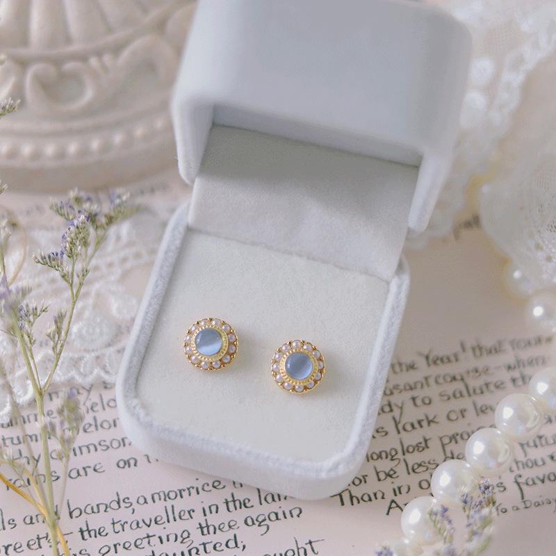 S925 Sterling Silver Pearl Stud Earrings - Hong Kong Style, Retro, Simple, Elegant, Light Luxury 925 Silver
S925 Sterling Silver Pearl Stud Earrings - Hong Kong Style, Retro, Simple, Elegant, Light Luxury 925 Silver