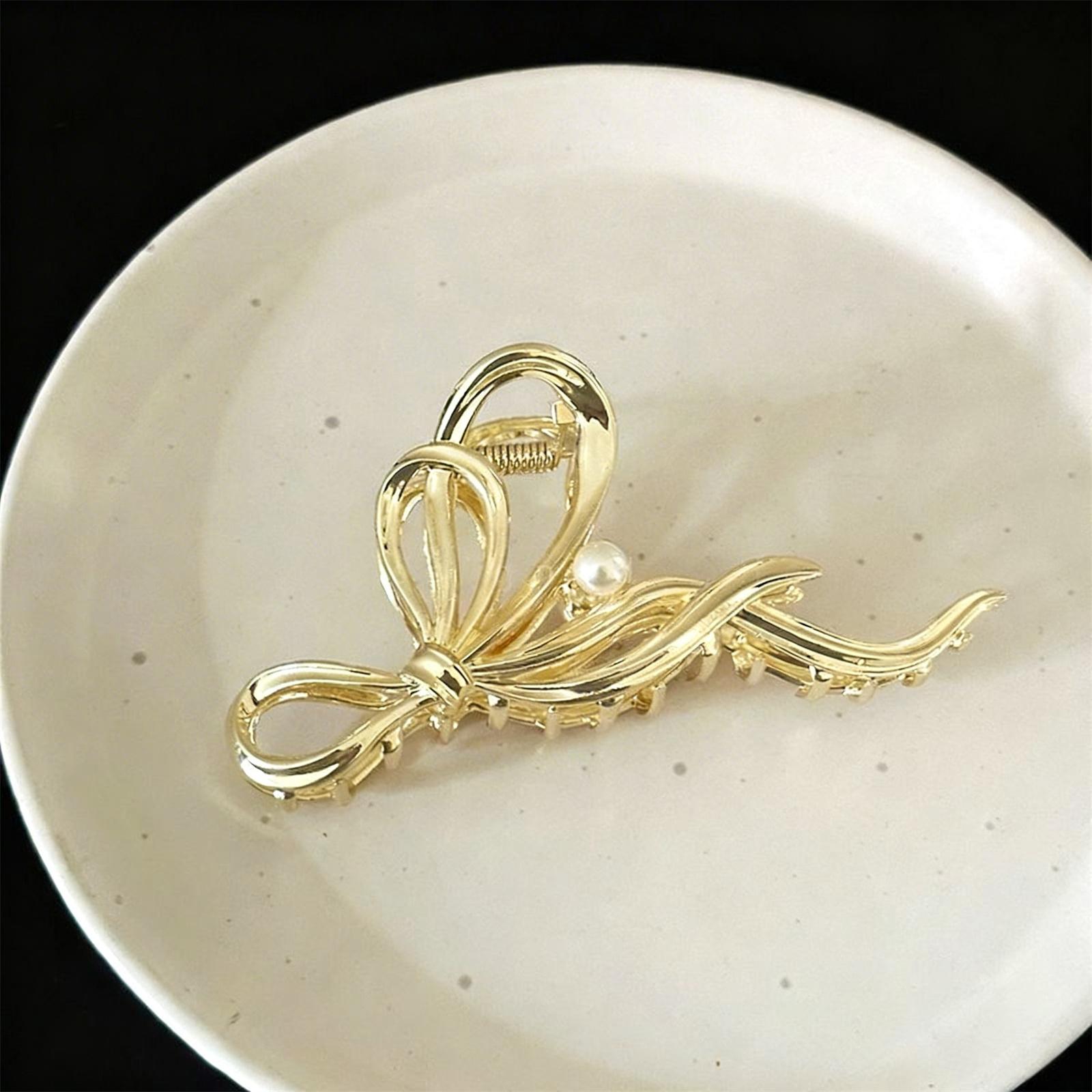 Princess Style Metal Bowknot Pearl Hair Clip with Rhinestones Elegant Hair Accessory for Women Girls Wedding Party Daily Wear
Princess Style Metal Bowknot Pearl Hair Clip with Rhinestones Elegant Hair Accessory for Women Girls Wedding Party Daily Wear