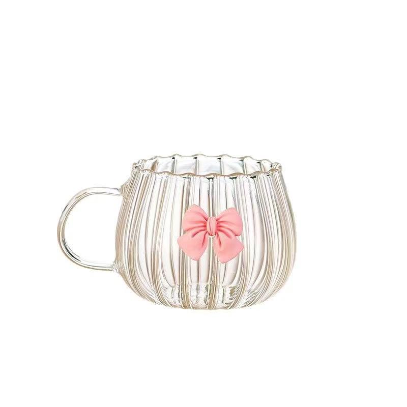 Стеклянная чашка с полоской на животе и бантиком - Термостойкая чашка для кофе, молока и чая Default
Стеклянная чашка с полоской на животе и бантиком - Термостойкая чашка для кофе, молока и чая Default