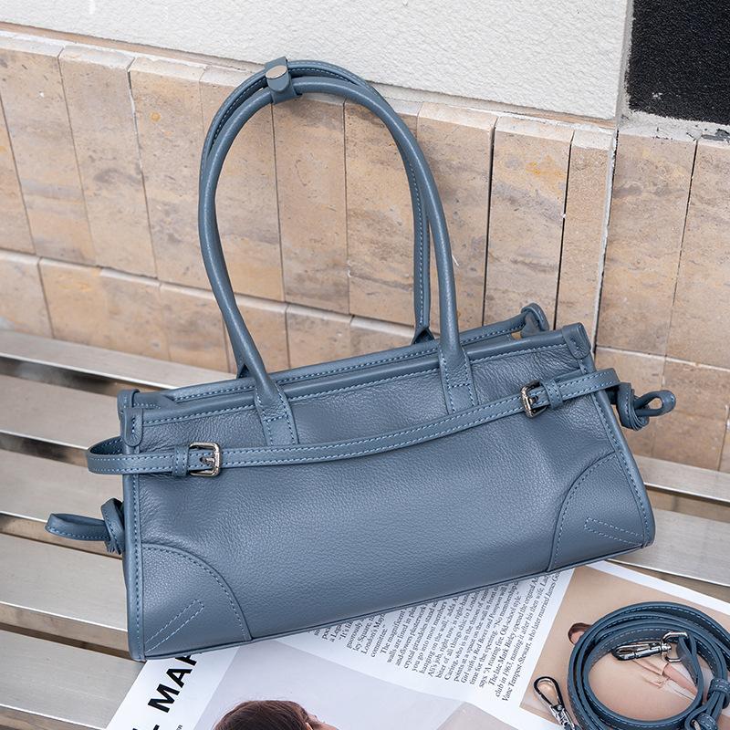 Жіноча сумка з коров ячої шкіри Модна сумка через плече на одне плече Сумочка peacock синього кольору
Жіноча сумка з коров ячої шкіри Модна сумка через плече на одне плече Сумочка peacock синього кольору