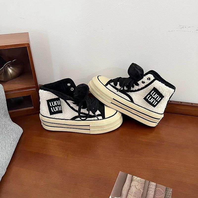 Winter platform plush canvas shoes women s 2025 versatile wool shoes warm casual two cotton shoes student 3299M 40
Winter platform plush canvas shoes women s 2025 versatile wool shoes warm casual two cotton shoes student 3299M 40