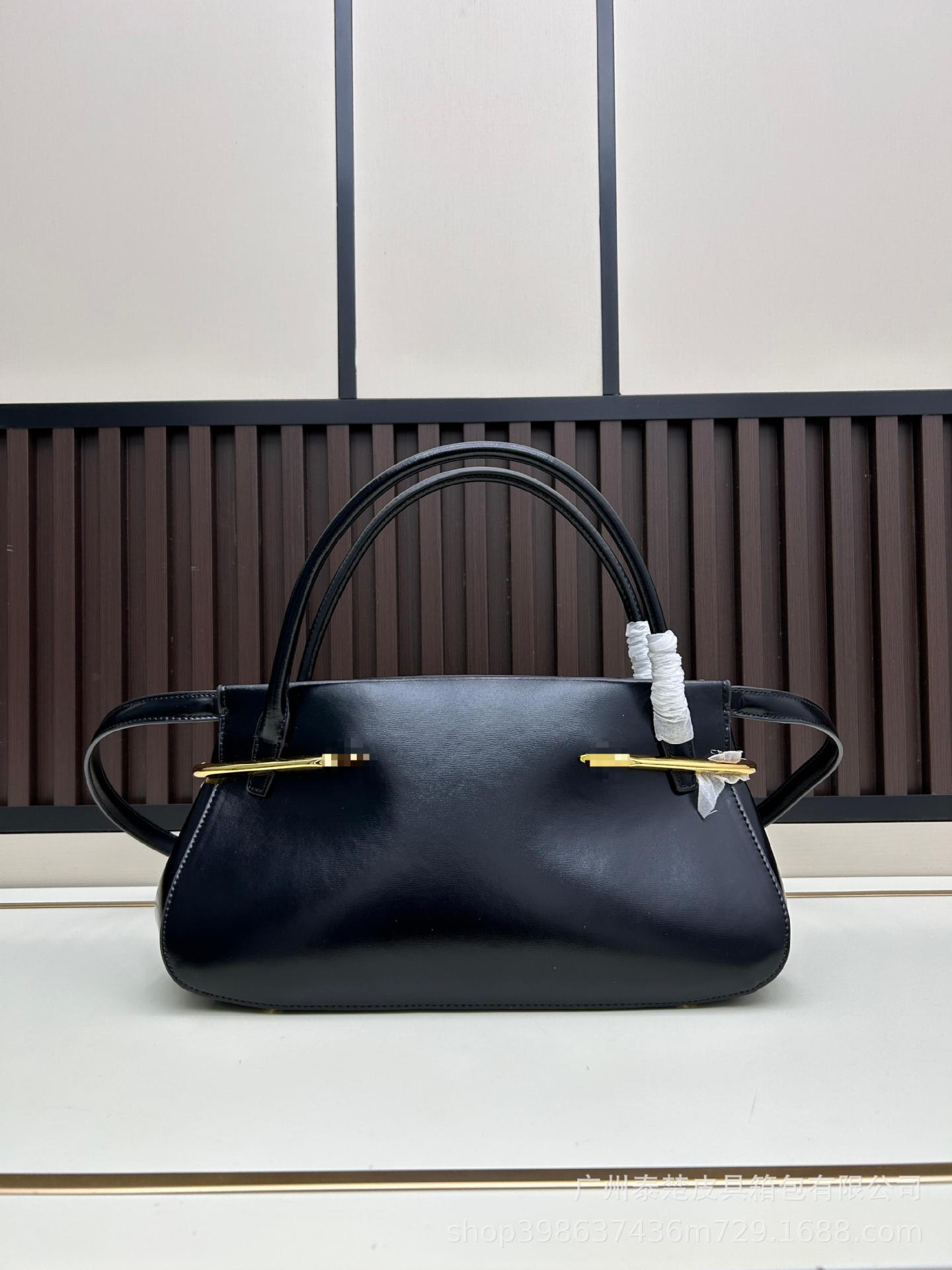 2025 New Style Leather Handbag Women Simple All-matching Cross-body Bag High-end Shoulder Fashionable 32x13x17 чорний
2025 New Style Leather Handbag Women Simple All-matching Cross-body Bag High-end Shoulder Fashionable 32x13x17 чорний