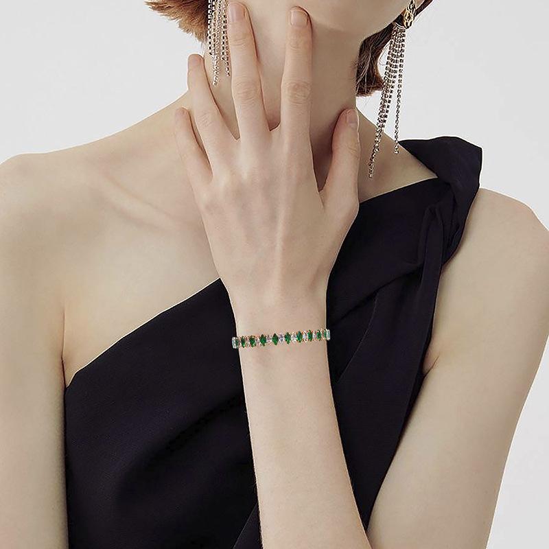 Браслет из нержавеющей стали с цирконом 18K, модный регулируемый браслет из титановой стали, геометрический орнамент для рук, женский
Браслет из нержавеющей стали с цирконом 18K, модный регулируемый браслет из титановой стали, геометрический орнамент для рук, женский