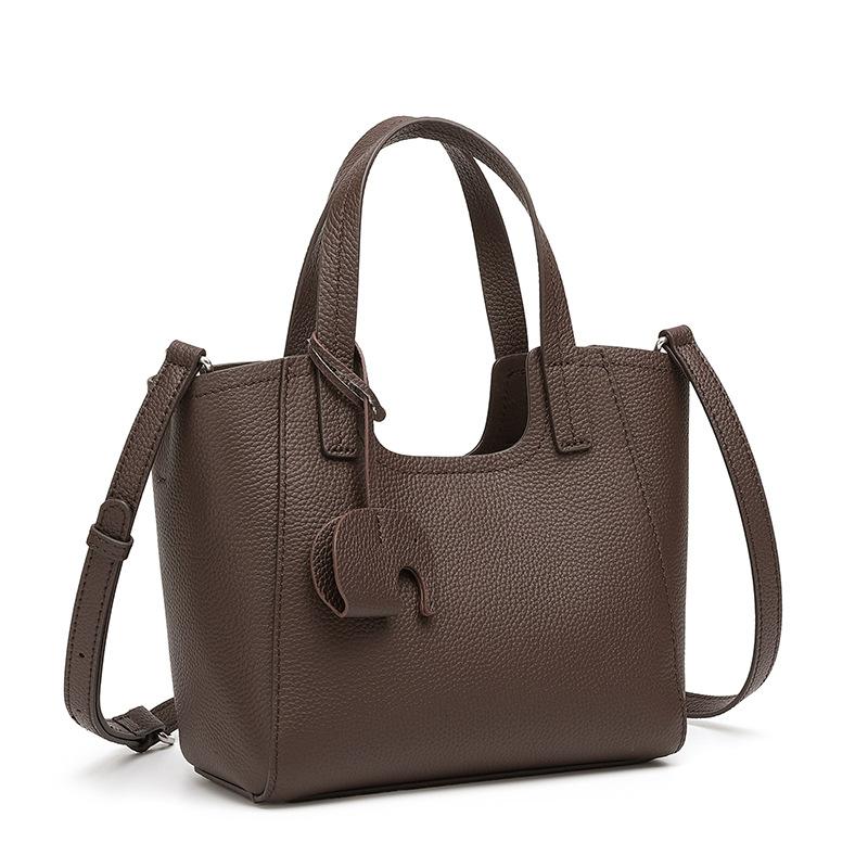 Genuine Leather Lychee Patterned Tote Bag Versatile Daily Commuting Composite Bag Ladies High-end Top Layer Cowhide Shoulder Bag
Genuine Leather Lychee Patterned Tote Bag Versatile Daily Commuting Composite Bag Ladies High-end Top Layer Cowhide Shoulder Bag