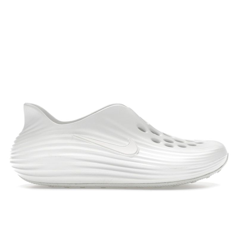 Женские кроссовки Nike ReactX Rejuven8 Sail Белые HV5062-101 40.5
Женские кроссовки Nike ReactX Rejuven8 Sail Белые HV5062-101 40.5