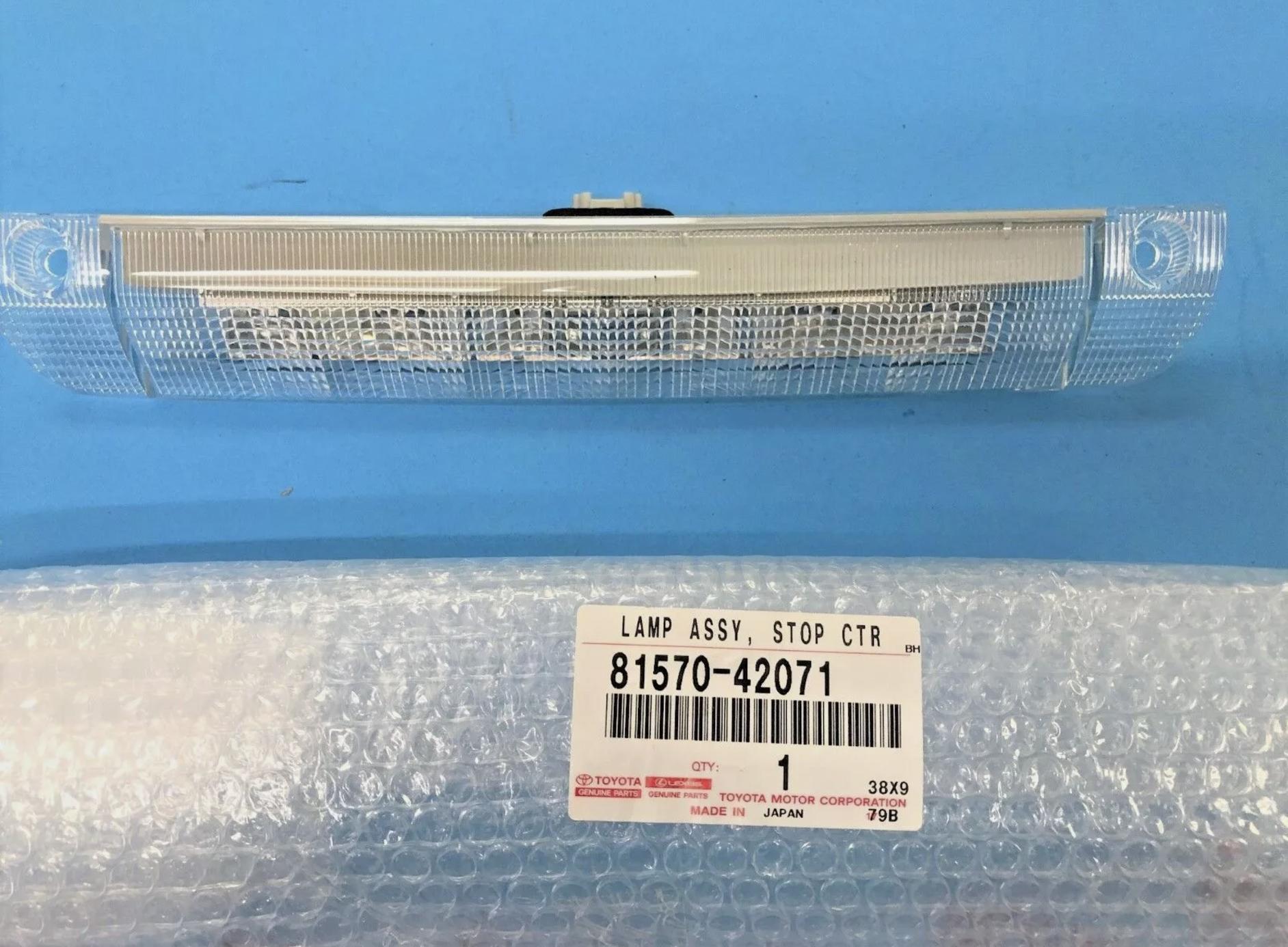 Toyota фонарь ASSY центральный стоп TOYOTA COROLLA NAP AZE141 81570-42071 подлинный OEM
Toyota фонарь ASSY центральный стоп TOYOTA COROLLA NAP AZE141 81570-42071 подлинный OEM