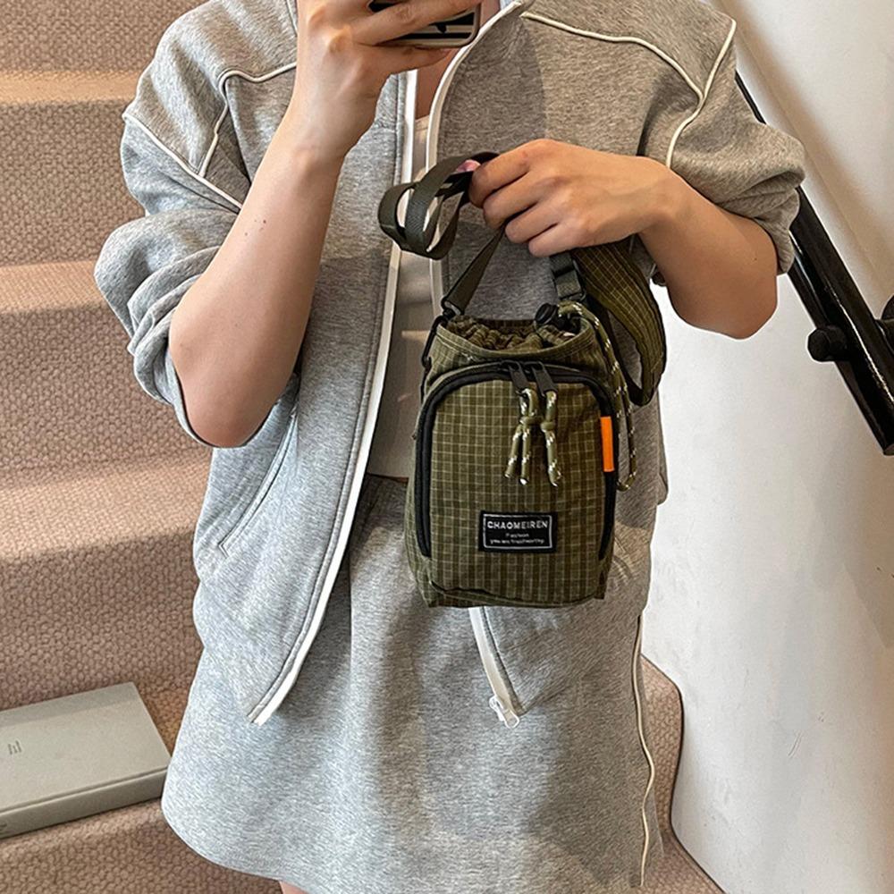 Adjustable Strap Water Bottle Carrier Bag Casual Mobile Phone Pouch Mini Square Bag Office Worker чорний
Adjustable Strap Water Bottle Carrier Bag Casual Mobile Phone Pouch Mini Square Bag Office Worker чорний
