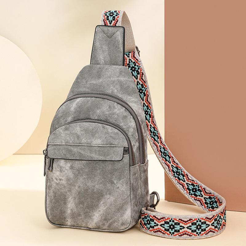 Retro fashion chest bag,women s European and American new Instagram trendy crossbody bag, versatile women s single shoulder crossbody bag
Retro fashion chest bag,women s European and American new Instagram trendy crossbody bag, versatile women s single shoulder crossbody bag
