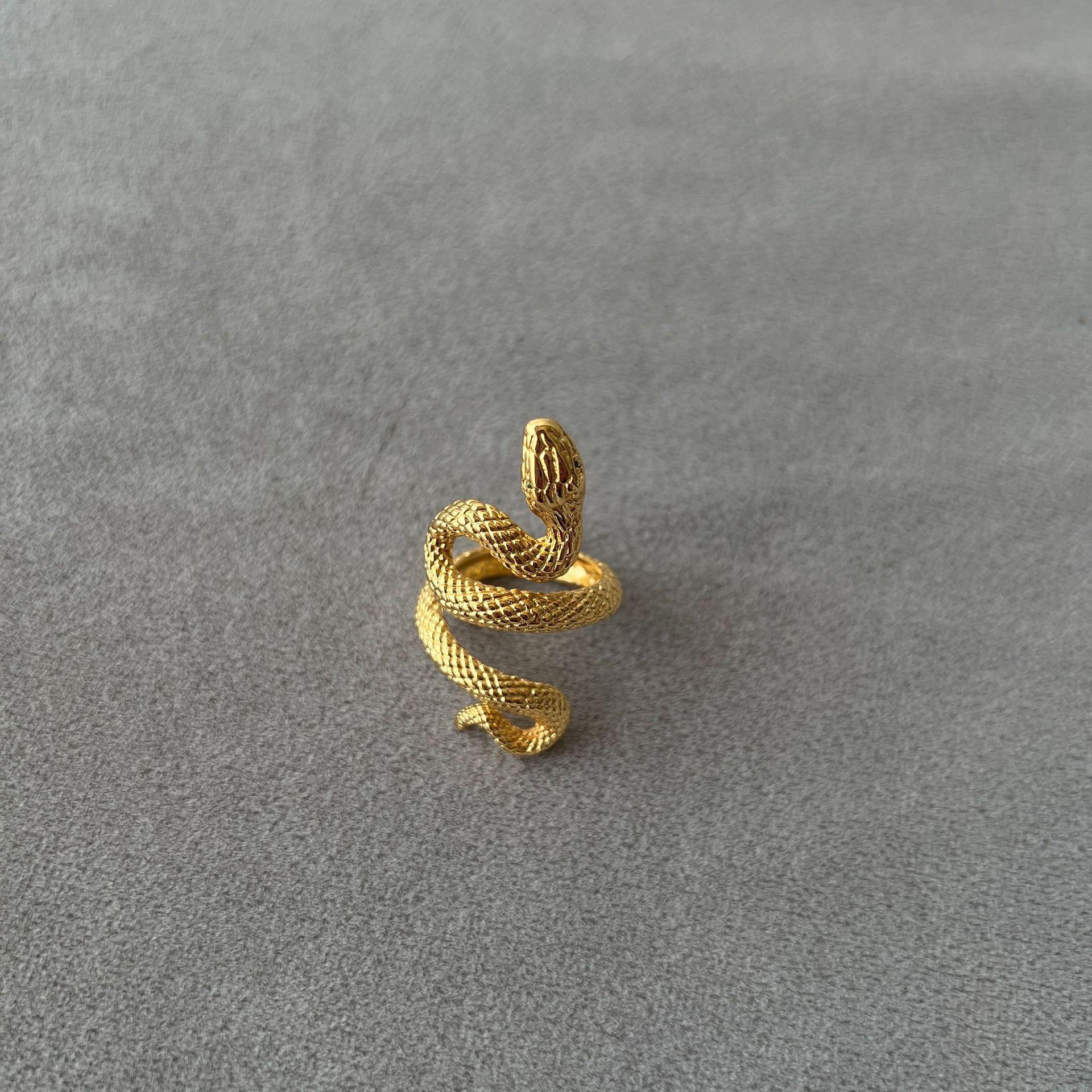 Year of The Snake Ring Birthday Year Exaggerated Personality European and American Wind Winding Adjustable Snake Ring Index Finger Ring
Year of The Snake Ring Birthday Year Exaggerated Personality European and American Wind Winding Adjustable Snake Ring Index Finger Ring