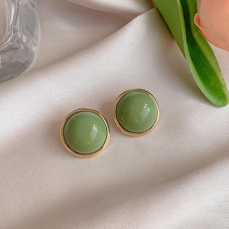French Retro Milky Green Round Stud Earrings Appears White for Women Party Jewelry Golden Color Elegant Earrings
French Retro Milky Green Round Stud Earrings Appears White for Women Party Jewelry Golden Color Elegant Earrings