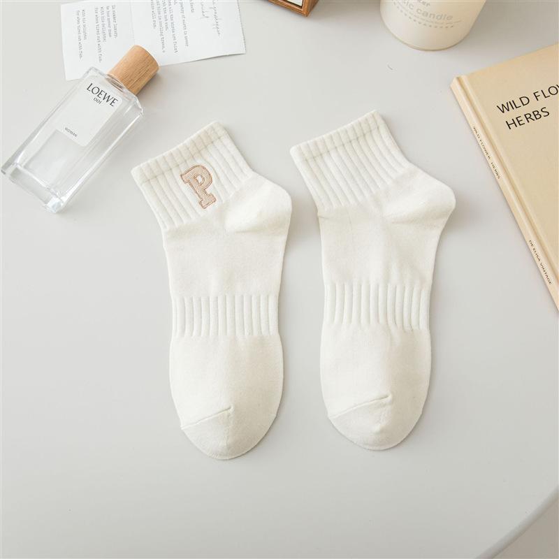 Female Spring and Autumn Leisure All Fashion Collegiate Style Embroidery Letters Do Not Drop with Cotton Socks 1 pair бежевий
Female Spring and Autumn Leisure All Fashion Collegiate Style Embroidery Letters Do Not Drop with Cotton Socks 1 pair бежевий
