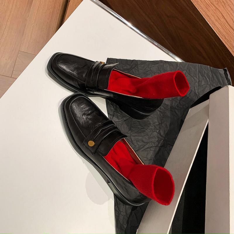 Новые кожаные модные туфли-лодочки женские с круглым носком, нескользящие, на низком каблуке, большого размера, из коровьей кожи, удобные и модные, всесезонные туфли-лодочки 40
Новые кожаные модные туфли-лодочки женские с круглым носком, нескользящие, на низком каблуке, большого размера, из коровьей кожи, удобные и модные, всесезонные туфли-лодочки 40