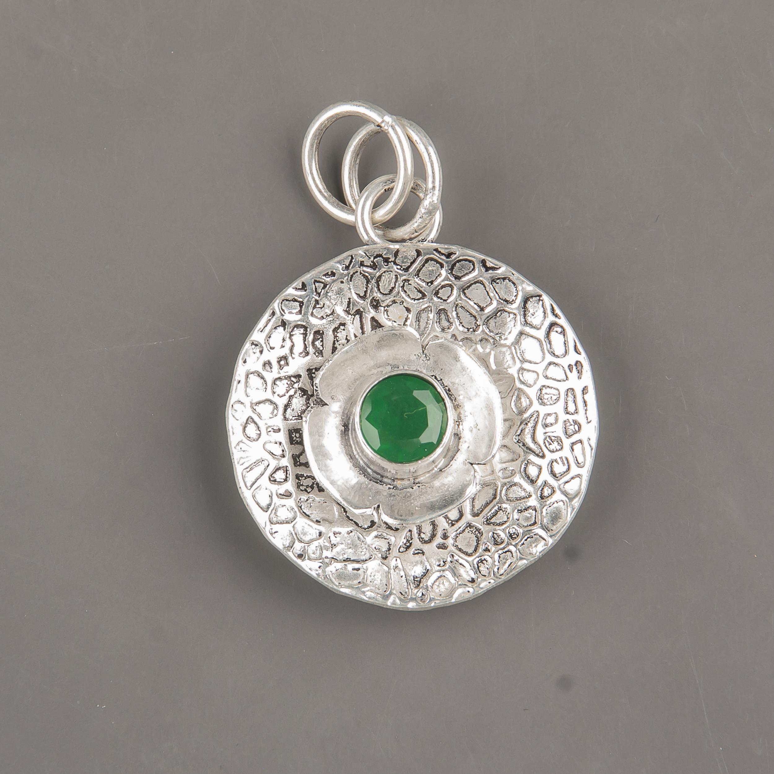 Green Onyx Gemstone Pendant, 925 Solid Sterling Silver Jewelry, Handmade Everyday Pendant For Engagement Gift 1.20 Inches зелёный
Green Onyx Gemstone Pendant, 925 Solid Sterling Silver Jewelry, Handmade Everyday Pendant For Engagement Gift 1.20 Inches зелёный