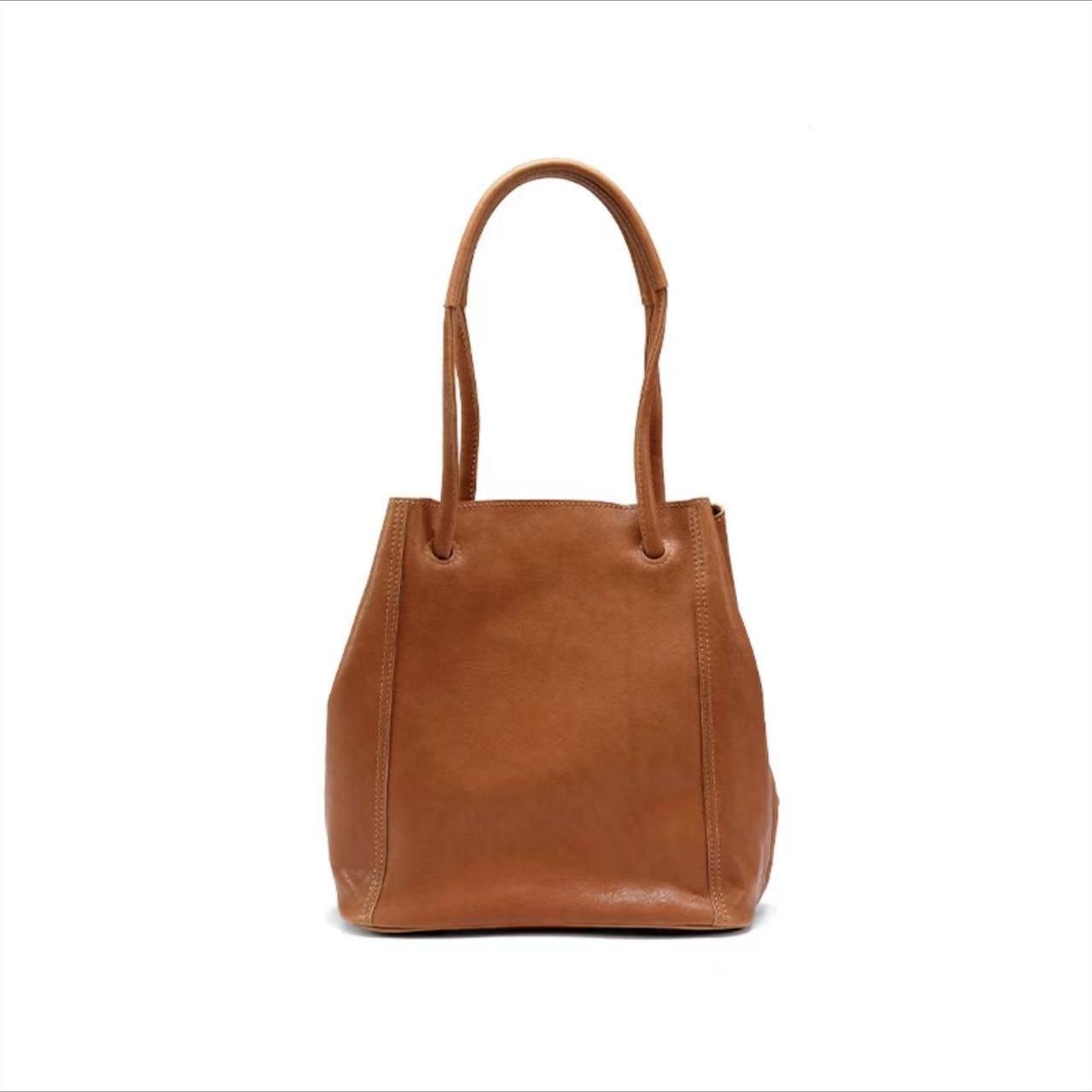 Women s Handbag Genuine Leather Bucket Bag Large Capacity Commuter Shoulder Bag коричневий
Women s Handbag Genuine Leather Bucket Bag Large Capacity Commuter Shoulder Bag коричневий