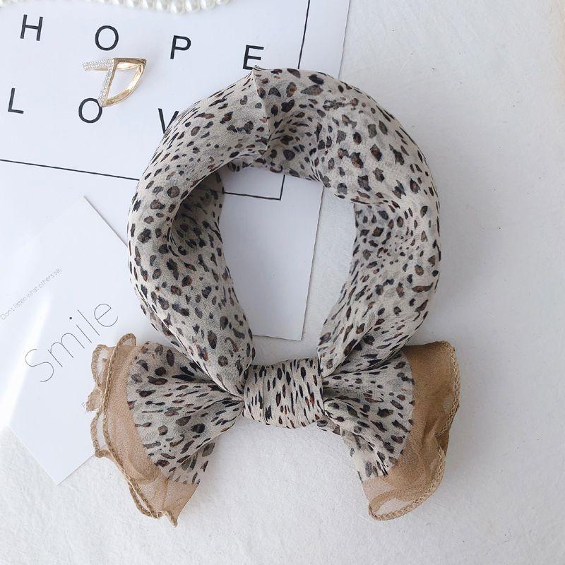 Осенний шарф для защиты шеи с листьями лотоса, универсальный тонкий дизайн, летний шарф для защиты от солнца и грибка для женщин 58*58CM
Осенний шарф для защиты шеи с листьями лотоса, универсальный тонкий дизайн, летний шарф для защиты от солнца и грибка для женщин 58*58CM