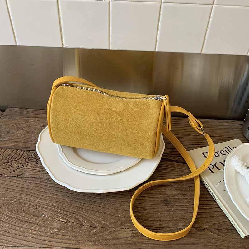 Сумка-подушка женская новая на плечо, сумка-мессенджер, весенне-летняя модная универсальная женская сумка, сумка на плечо, ретро-сумка жёлтый
Сумка-подушка женская новая на плечо, сумка-мессенджер, весенне-летняя модная универсальная женская сумка, сумка на плечо, ретро-сумка жёлтый