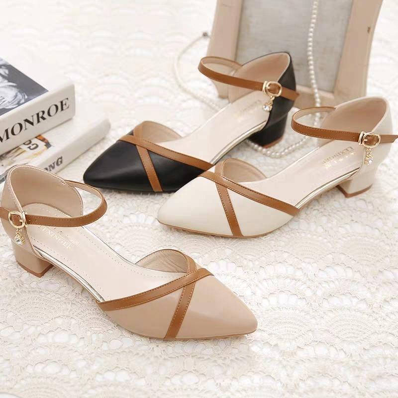 Большие размеры 35-42, сандалии-мешки, новинка весны и лета 2025 года, однотонная пряжка, толстый каблук среднего размера, универсальные, подходящие по цвету, классные тапочки 40 абрикосовый
Большие размеры 35-42, сандалии-мешки, новинка весны и лета 2025 года, однотонная пряжка, толстый каблук среднего размера, универсальные, подходящие по цвету, классные тапочки 40 абрикосовый