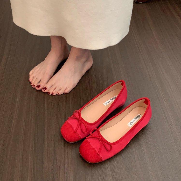Inner height increase small fragrant wind single shoes women s shoes 2025 spring and summer new fairy pink retro bow ballet shoes 35
Inner height increase small fragrant wind single shoes women s shoes 2025 spring and summer new fairy pink retro bow ballet shoes 35