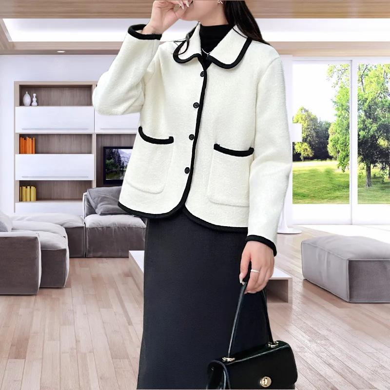 New trimmed short knitted jacket cardigan sweater women s polo collar small autumn and winter One size бежевый
New trimmed short knitted jacket cardigan sweater women s polo collar small autumn and winter One size бежевый