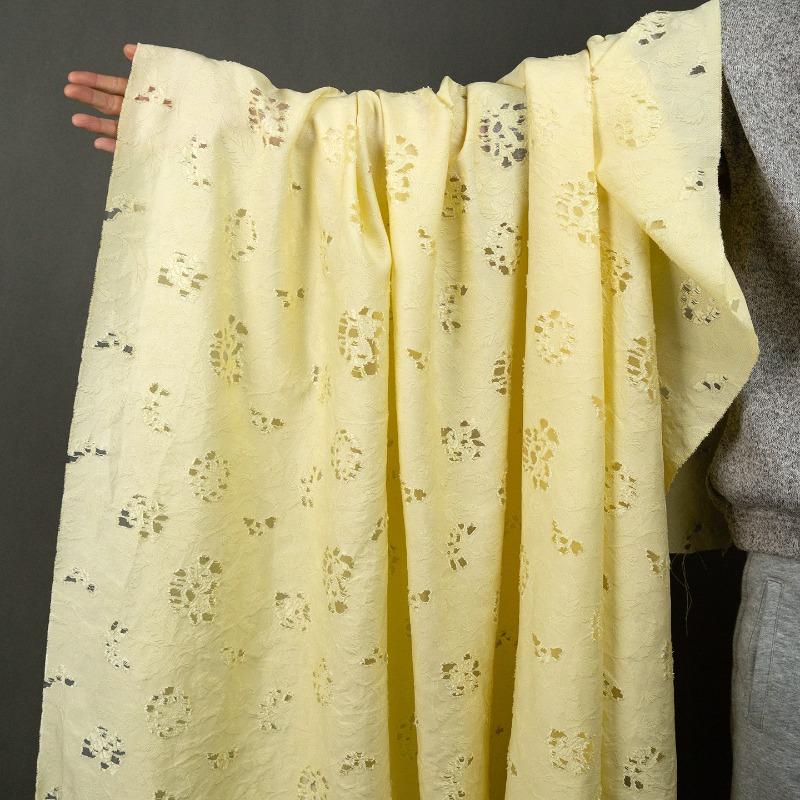 Ruffled Rose Jacquard Fabric Refreshing Breathable for Sewing Summer Blouse Dress Women s Short Skirt Clothing Designer Fabric 100x135cm жёлтый
Ruffled Rose Jacquard Fabric Refreshing Breathable for Sewing Summer Blouse Dress Women s Short Skirt Clothing Designer Fabric 100x135cm жёлтый