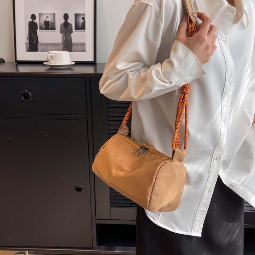 Large Capacity Solid Color Shoulder Bag Soft Casual Women Pouch Oxford Cloth Square Bag Daily хакі
Large Capacity Solid Color Shoulder Bag Soft Casual Women Pouch Oxford Cloth Square Bag Daily хакі