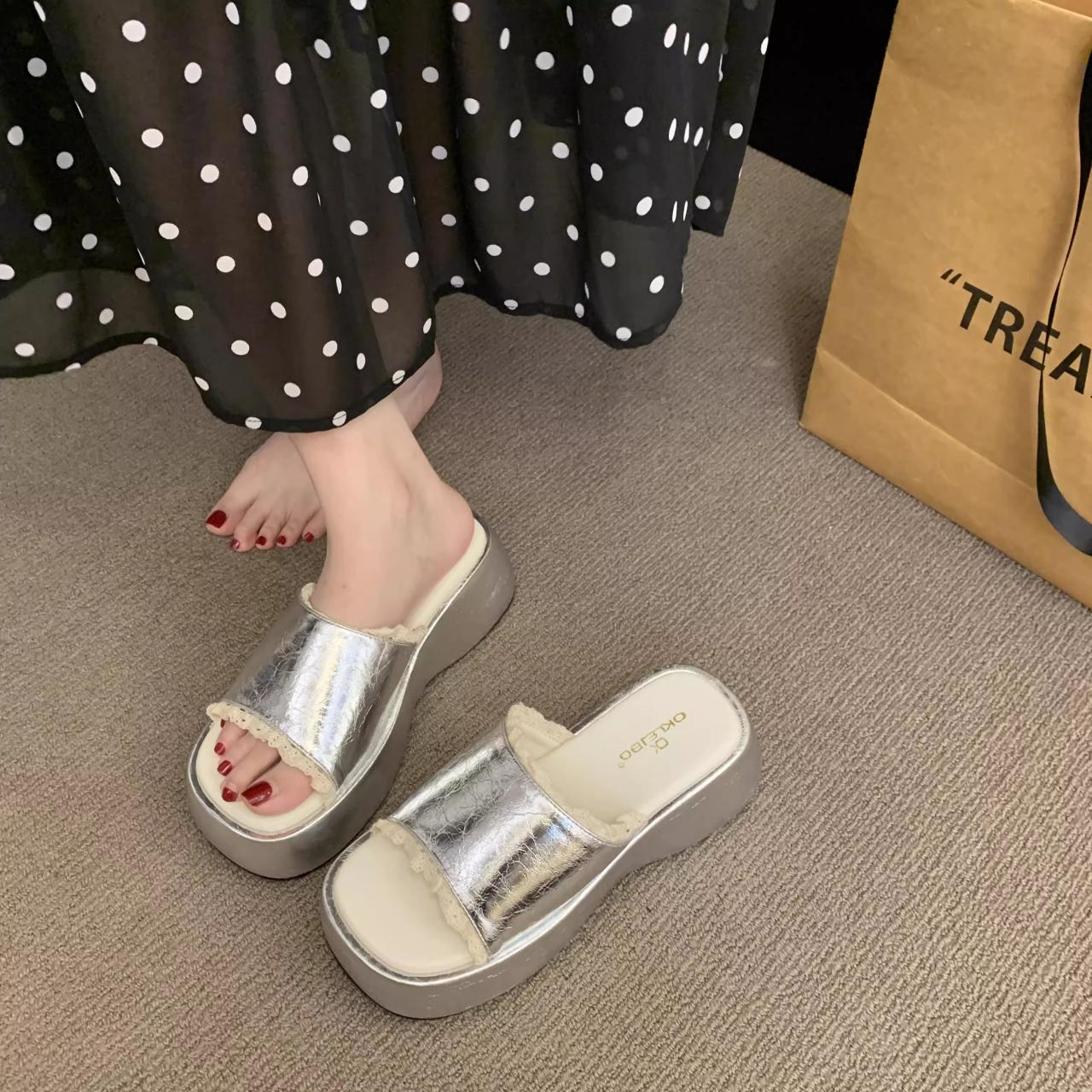Fashion Flats Platform Women Slippers Casual New Summer Shoes Fashion 2025 Trend Sandals Slingback Woman Flip Flops Beach Slides Zapatos 40 серебряный
Fashion Flats Platform Women Slippers Casual New Summer Shoes Fashion 2025 Trend Sandals Slingback Woman Flip Flops Beach Slides Zapatos 40 серебряный