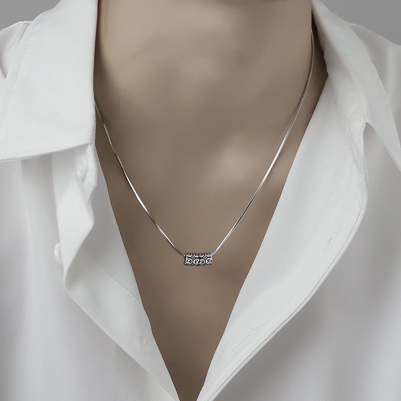 Men s Snake Bone Chain Silver Necklace - Trendy Minimalist Jewelry, Retro Pendant, Valentine s Day Gift for Boyfriend
Men s Snake Bone Chain Silver Necklace - Trendy Minimalist Jewelry, Retro Pendant, Valentine s Day Gift for Boyfriend