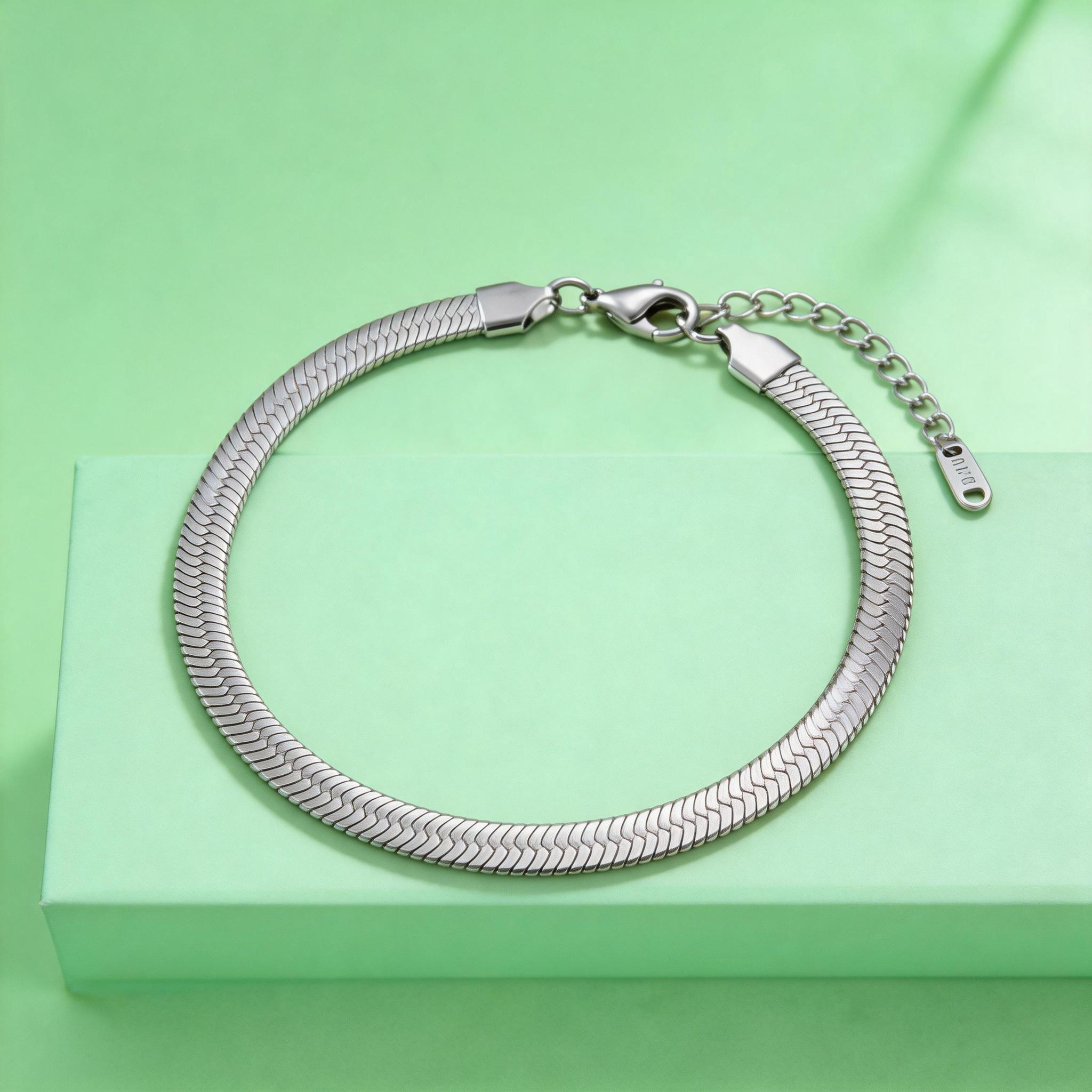 Punk Blade Chain Bracelet for Women Stainless Steel Snake Chain Bracelets Minimalist Wrist Jewelry Gift Bijoux
Punk Blade Chain Bracelet for Women Stainless Steel Snake Chain Bracelets Minimalist Wrist Jewelry Gift Bijoux