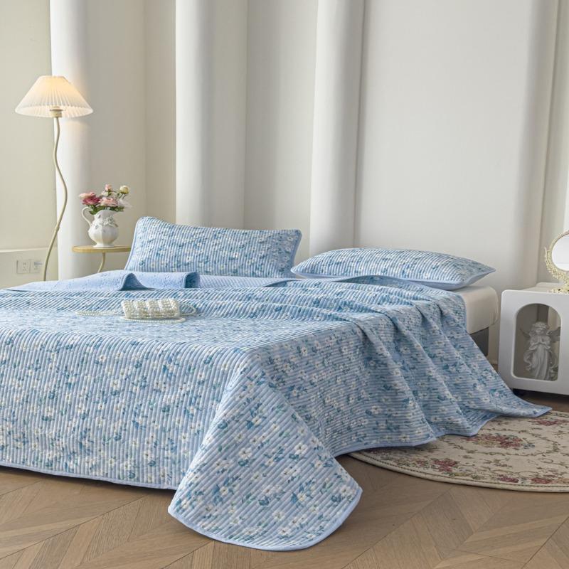 Spring and summer new lyocell cotton printed bed cover single tatami thickened bedspread no pillowcase 180x230cm 1pcs
Spring and summer new lyocell cotton printed bed cover single tatami thickened bedspread no pillowcase 180x230cm 1pcs