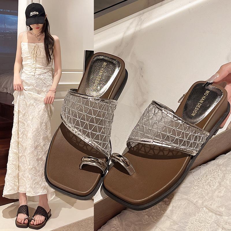 New retro one-word slippers women s summer wear with skirts fashionable beach one-word slippers women 35
New retro one-word slippers women s summer wear with skirts fashionable beach one-word slippers women 35