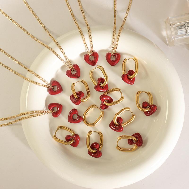 European and American Hollow Titanium Steel Heart Necklace and Earrings - Elegant, Fashionable, and Versatile Jewelry Set.
European and American Hollow Titanium Steel Heart Necklace and Earrings - Elegant, Fashionable, and Versatile Jewelry Set.