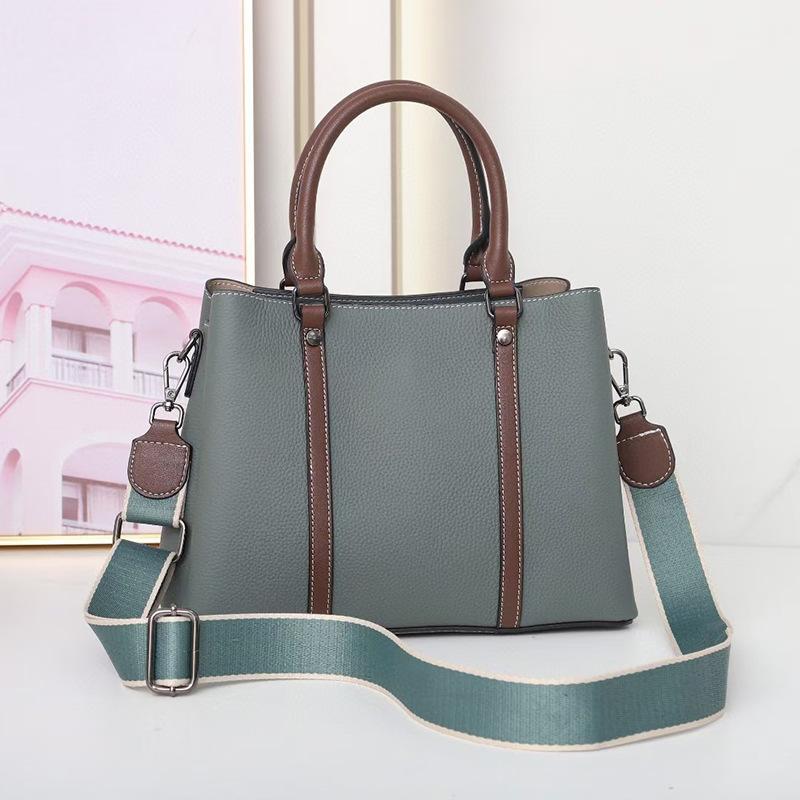 Genuine leather women s bag new model, free mother bag casual versatile atmosphere crossbody shoulder handbag light luxury 31CM
Genuine leather women s bag new model, free mother bag casual versatile atmosphere crossbody shoulder handbag light luxury 31CM