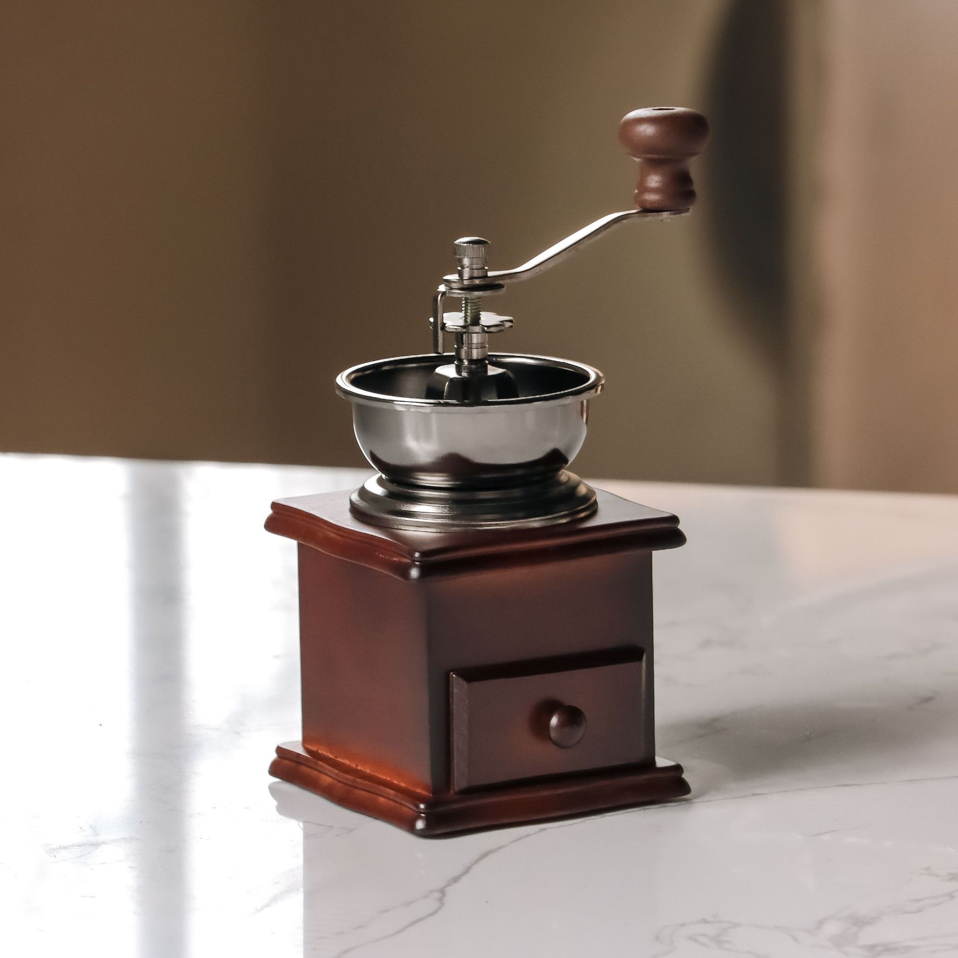 Портативная регулируемая ретро ручная деревянная маленькая кофемолка для дома из массива дерева напрямую с фабрики
Портативная регулируемая ретро ручная деревянная маленькая кофемолка для дома из массива дерева напрямую с фабрики