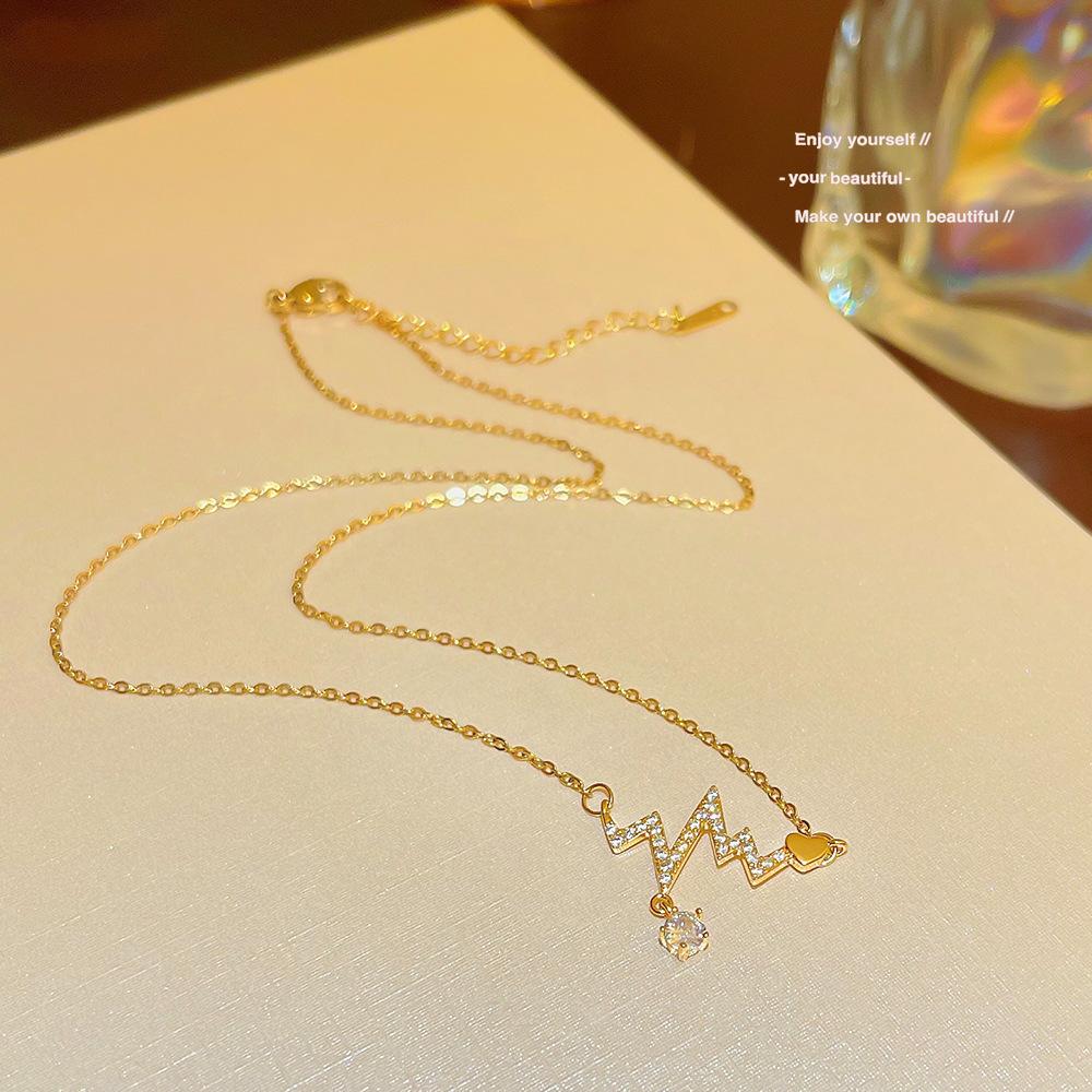 Новое дизайнерское ожерелье с микроинкрустацией ЭКГ, женское, летнее, цветное, модное, из титановой ключичной цепочки.
Новое дизайнерское ожерелье с микроинкрустацией ЭКГ, женское, летнее, цветное, модное, из титановой ключичной цепочки.