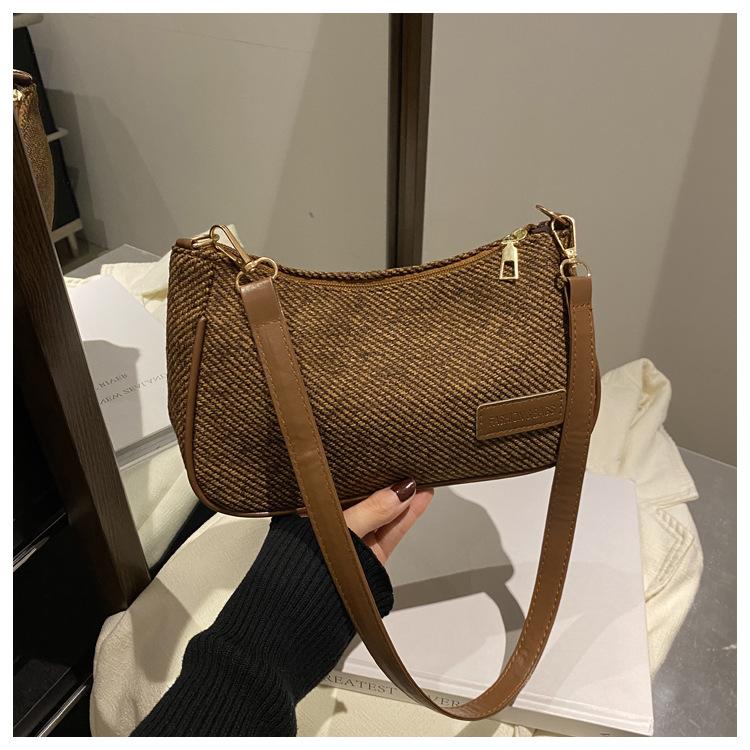 Ранняя весна новая повседневная простая модная трендовая сумка через плечо однотонная ретро сумка через плечо коричневый