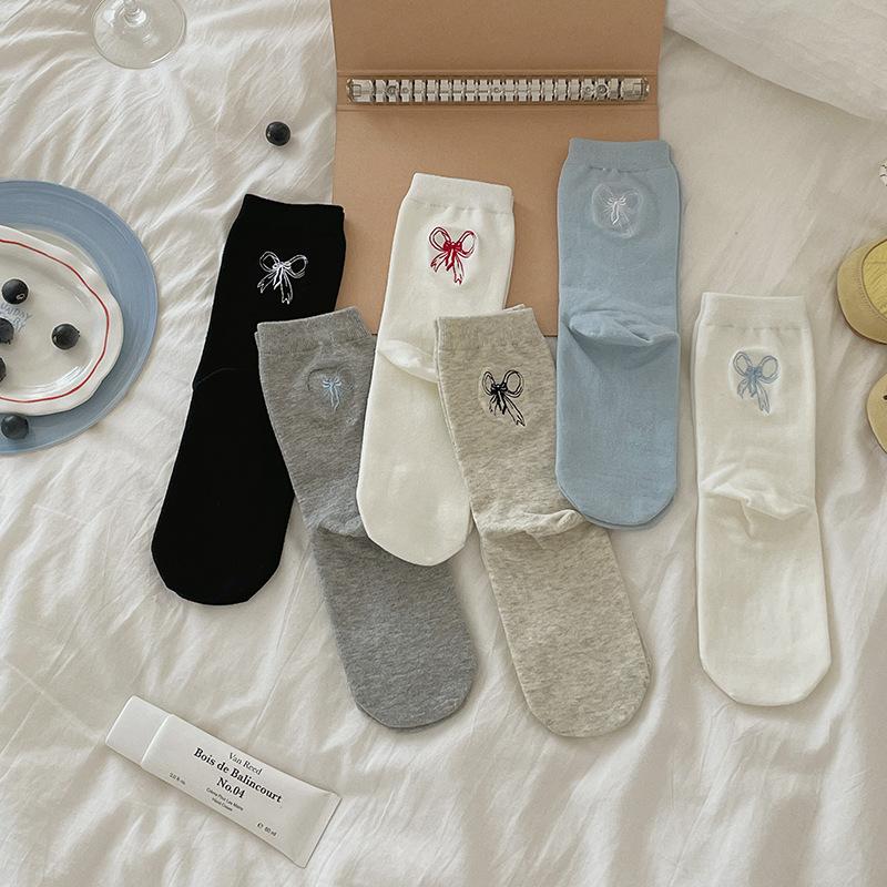 Female Summer Thin Style Sweat Absorbing Breathable Ballet Sweet Embroidery Bow Boneless Tube Pile Socks 1 pair красный/белый
Female Summer Thin Style Sweat Absorbing Breathable Ballet Sweet Embroidery Bow Boneless Tube Pile Socks 1 pair красный/белый