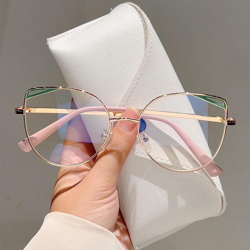 High quality cat eye hollow metal eyeglass frame fashion simple anti blue light glasses for women Computer goggles flat lens
High quality cat eye hollow metal eyeglass frame fashion simple anti blue light glasses for women Computer goggles flat lens