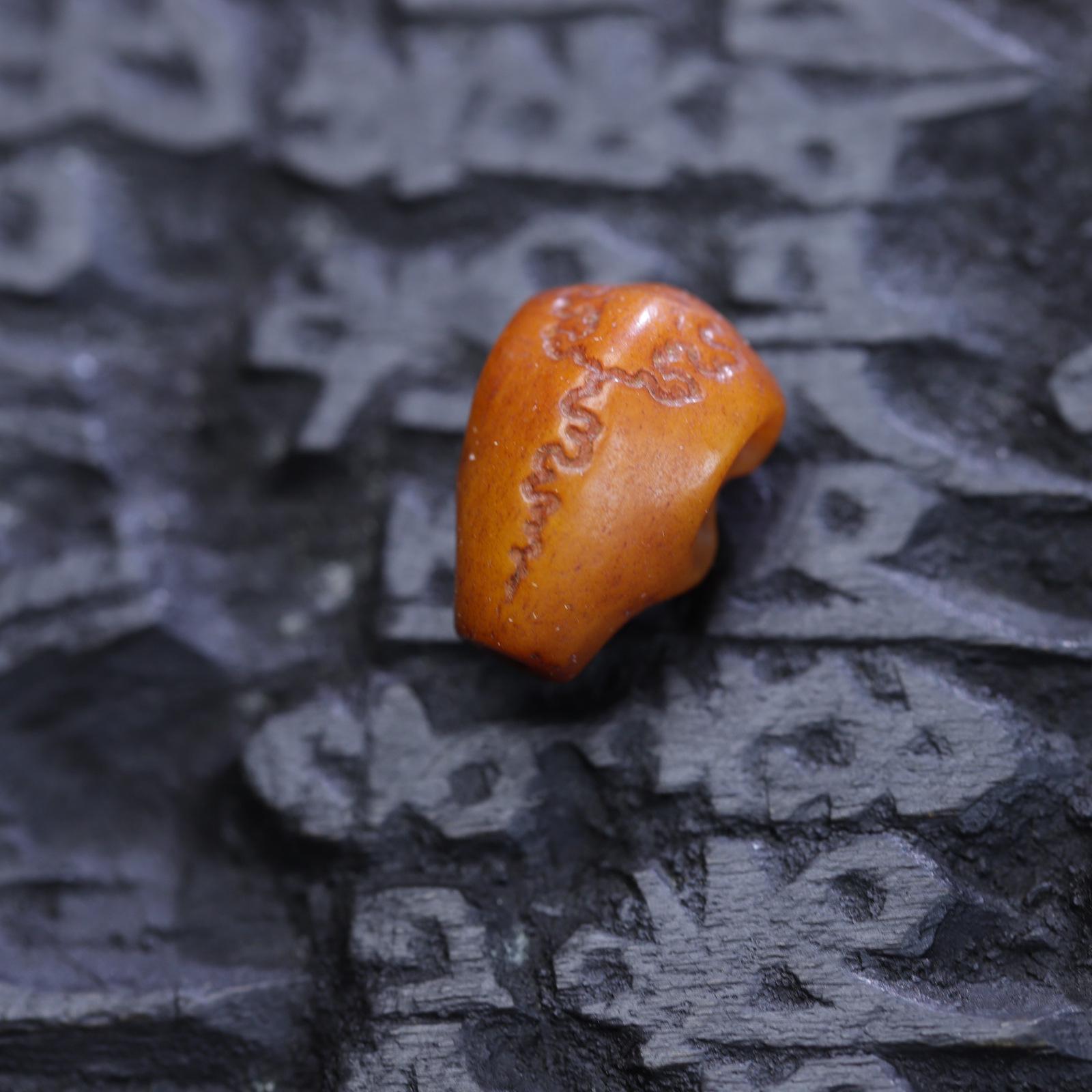 Yak Bone Three-Way Spacer Bead Ru Yi Pendant - Tibetan Antique Jewelry Accessory
Yak Bone Three-Way Spacer Bead Ru Yi Pendant - Tibetan Antique Jewelry Accessory