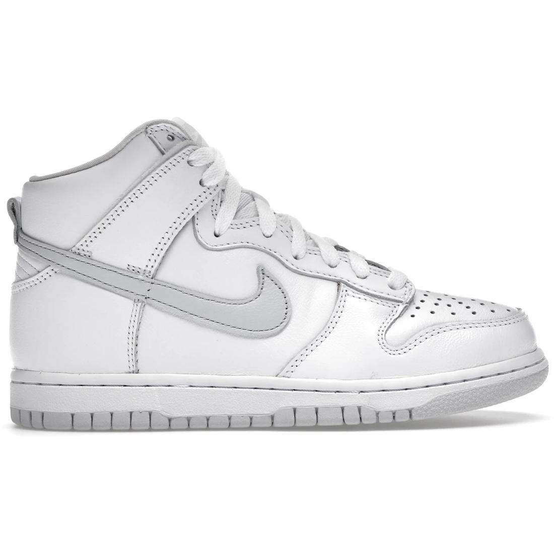 Sneaker Nike Dunk High SP Pure Platinum(CZ8149-101) 38.5
Sneaker Nike Dunk High SP Pure Platinum(CZ8149-101) 38.5