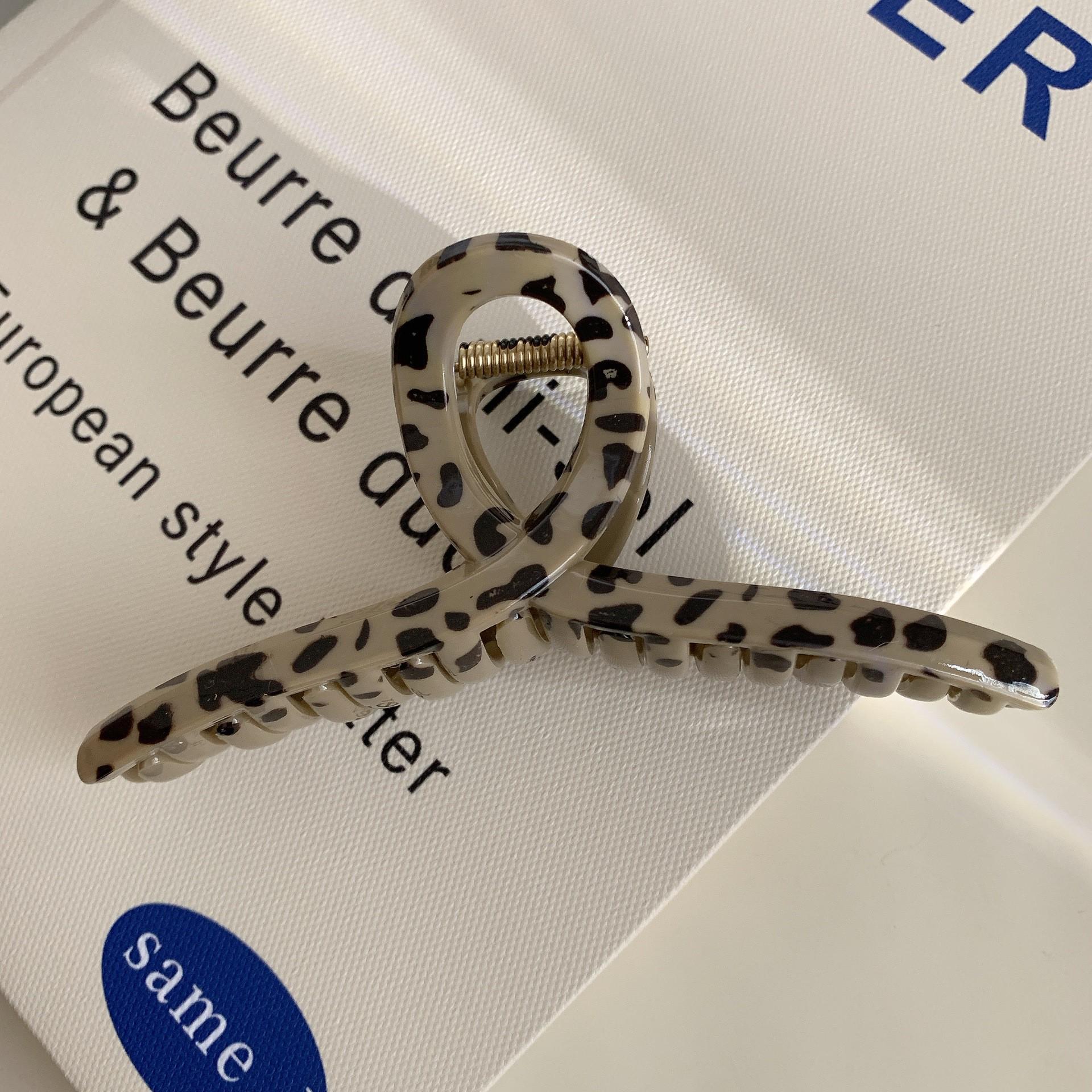 YHJ Большая заколка-краб с леопардовым принтом для укладки волос большого объема
YHJ Большая заколка-краб с леопардовым принтом для укладки волос большого объема