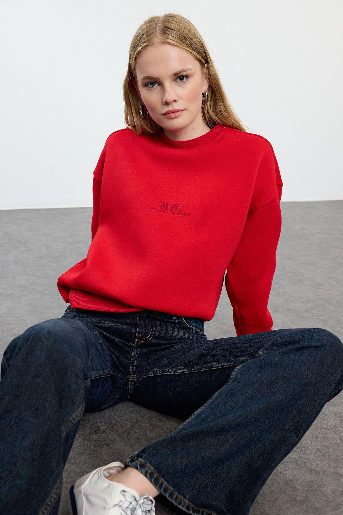 Women s Fashionable Stylish Sweatshirt Red Slogan Embroidered Oversize Pattern Thick Inside Fleece Knitted Sweatshirt S
Women s Fashionable Stylish Sweatshirt Red Slogan Embroidered Oversize Pattern Thick Inside Fleece Knitted Sweatshirt S