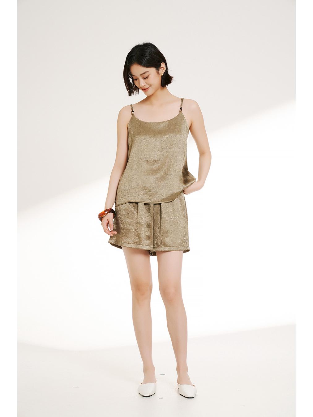 Retro Chinese-Style Summer Spaghetti Strap Tank Top - Versatile Women s Plain Color Base Layer One Size
Retro Chinese-Style Summer Spaghetti Strap Tank Top - Versatile Women s Plain Color Base Layer One Size
