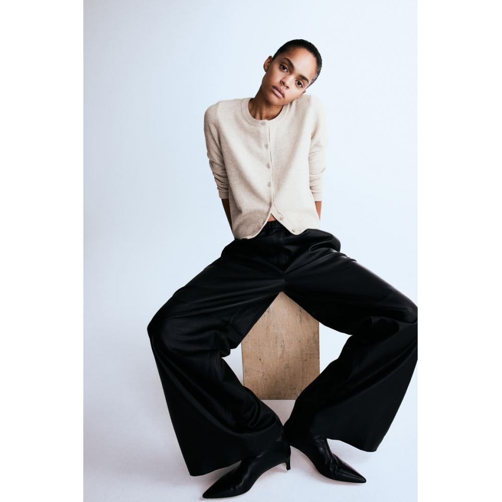 H&M вязаный кардиган светло-бежевый 
H&M вязаный кардиган светло-бежевый