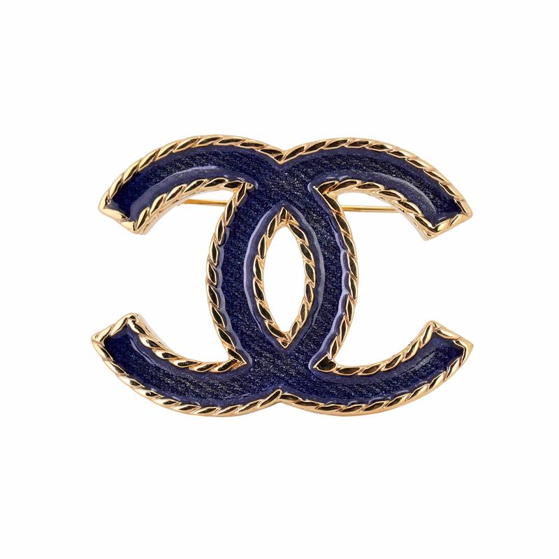 CHANEL gold denim blue double c fine glitter metal brooch women s style золотий
CHANEL gold denim blue double c fine glitter metal brooch women s style золотий