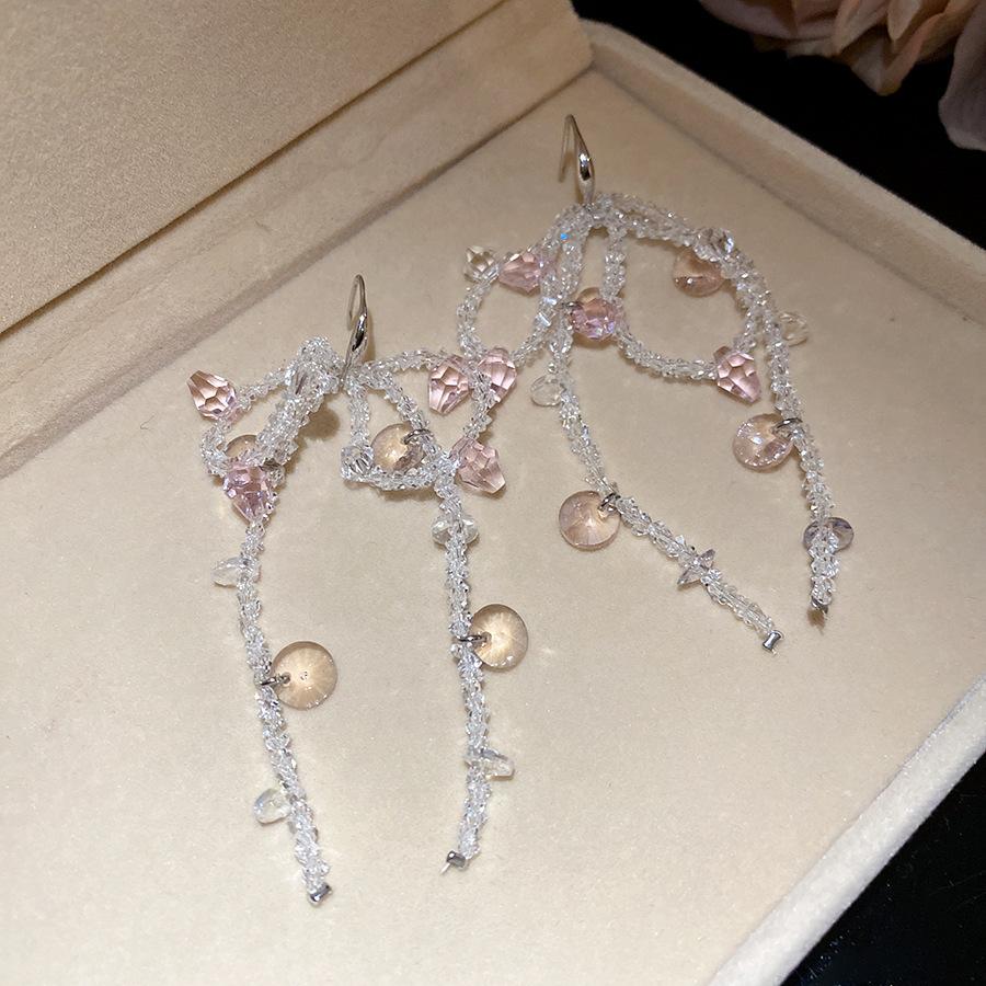 Glass beads beaded bow fringed ear hook holiday wind sweet small fresh earrings light luxury high-end earrings women
Glass beads beaded bow fringed ear hook holiday wind sweet small fresh earrings light luxury high-end earrings women