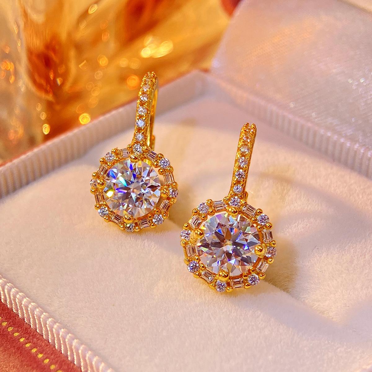 Серьги-гвоздики COSFIX из муассанита для женщин, роскошные женские серьги-гвоздики из муассанита, желтое золото, женские серьги-гвоздики из муассанита
Серьги-гвоздики COSFIX из муассанита для женщин, роскошные женские серьги-гвоздики из муассанита, желтое золото, женские серьги-гвоздики из муассанита