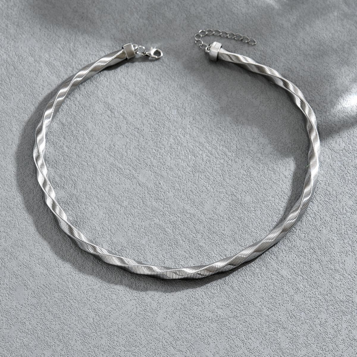 Fashion Twisted Herringbone Chain Necklace Minimalist Flat Snake Chain Choker For Women Daily & Office Wear All Season
Fashion Twisted Herringbone Chain Necklace Minimalist Flat Snake Chain Choker For Women Daily & Office Wear All Season