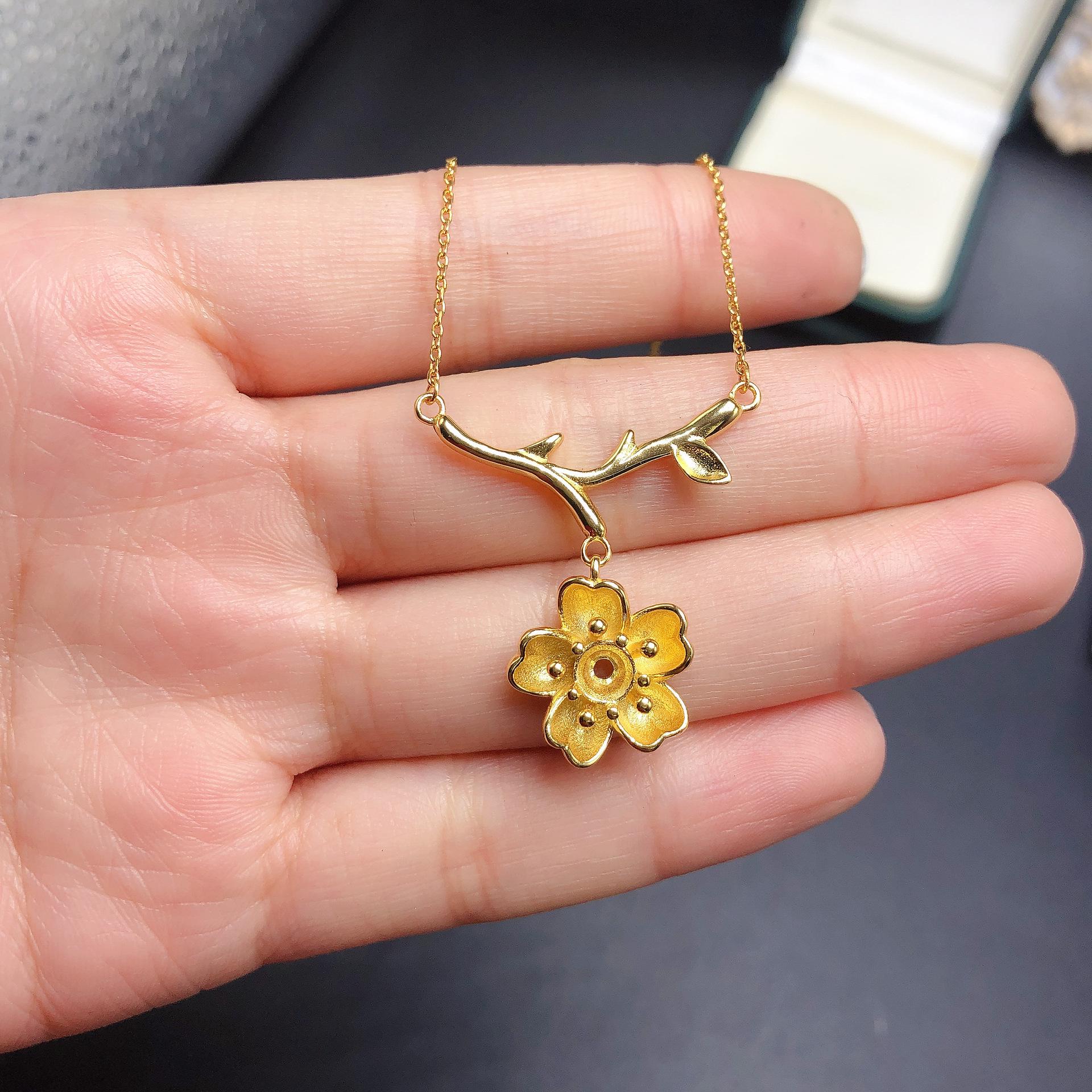 Exquisite S925 Silver Clavicle Chain with Gold-Plated Round Empty Setting for Girls - 5x5mm S925 Silver
Exquisite S925 Silver Clavicle Chain with Gold-Plated Round Empty Setting for Girls - 5x5mm S925 Silver