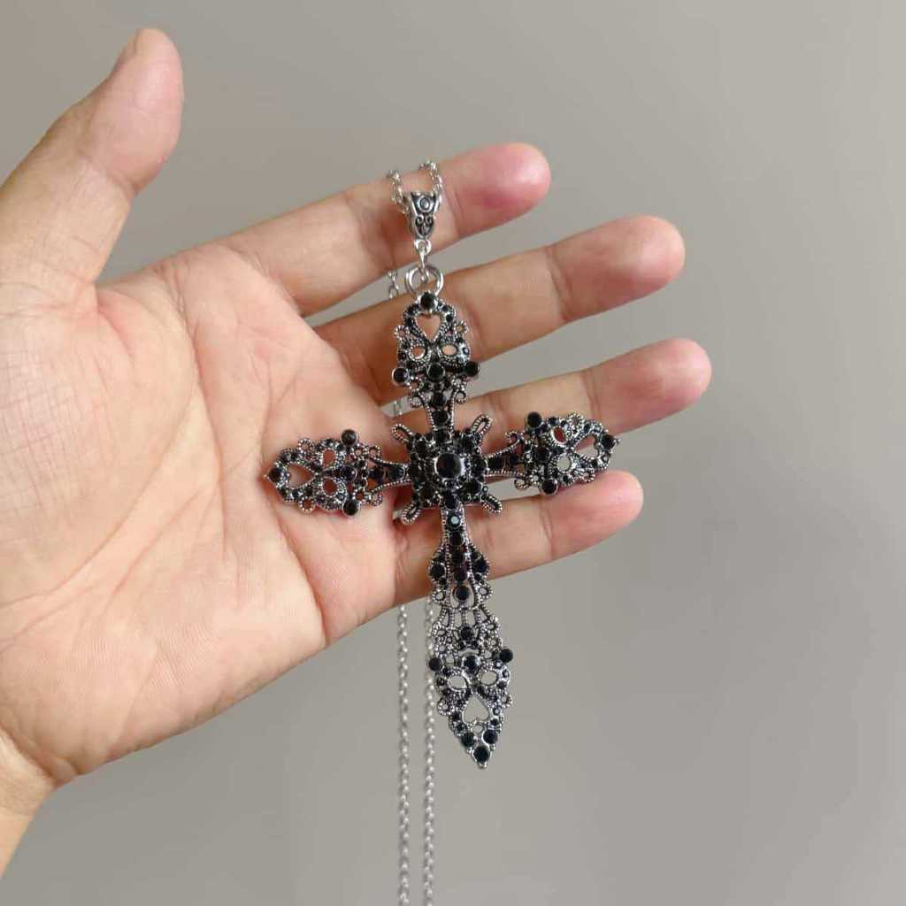 Dark Gothic Cross Pendant Necklace For Men And Women With Zinc Alloy Chain Jewelry Accessory чёрный
Dark Gothic Cross Pendant Necklace For Men And Women With Zinc Alloy Chain Jewelry Accessory чёрный
