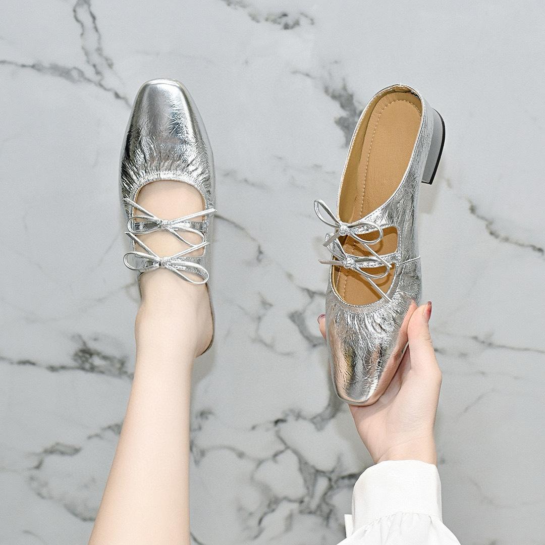 Босоножки Баотоу женские летние новые с полыми ремешками на низком каблуке ленивые тапочки вечерние туфли 40 серебряный
Босоножки Баотоу женские летние новые с полыми ремешками на низком каблуке ленивые тапочки вечерние туфли 40 серебряный